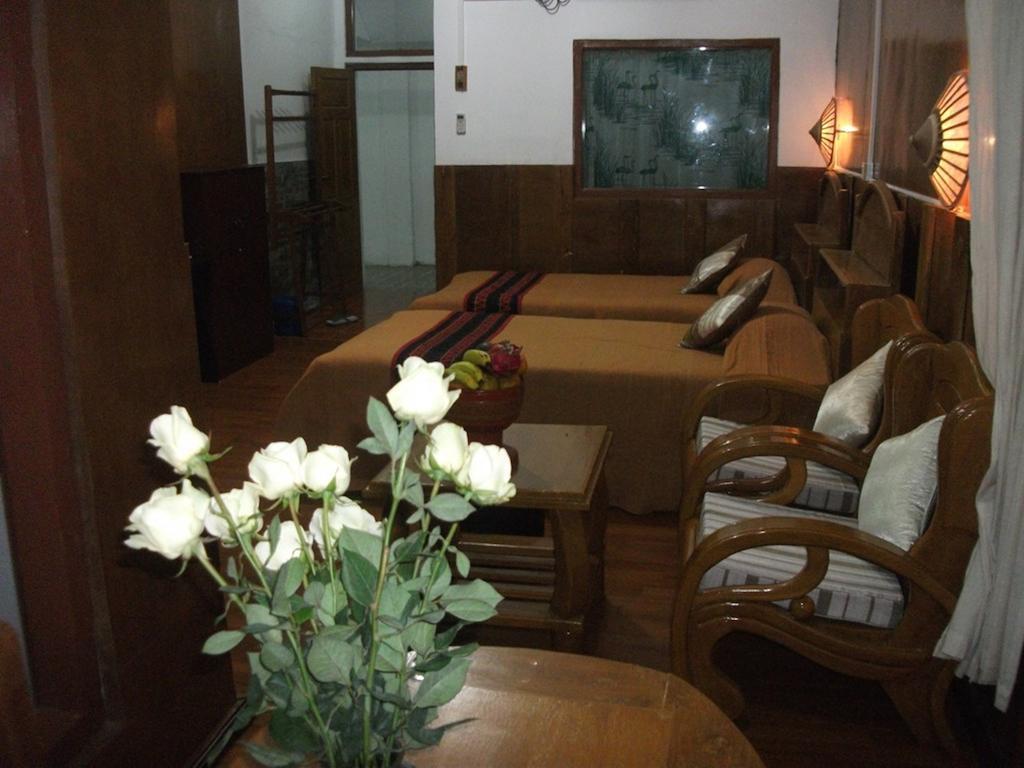 Mingalar Inn Inle Lake Bagian luar foto