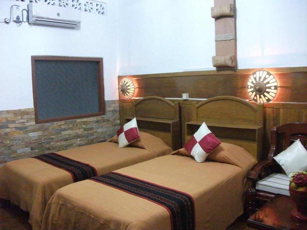 Mingalar Inn Inle Lake Bagian luar foto
