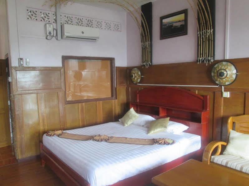 Mingalar Inn Inle Lake Bagian luar foto