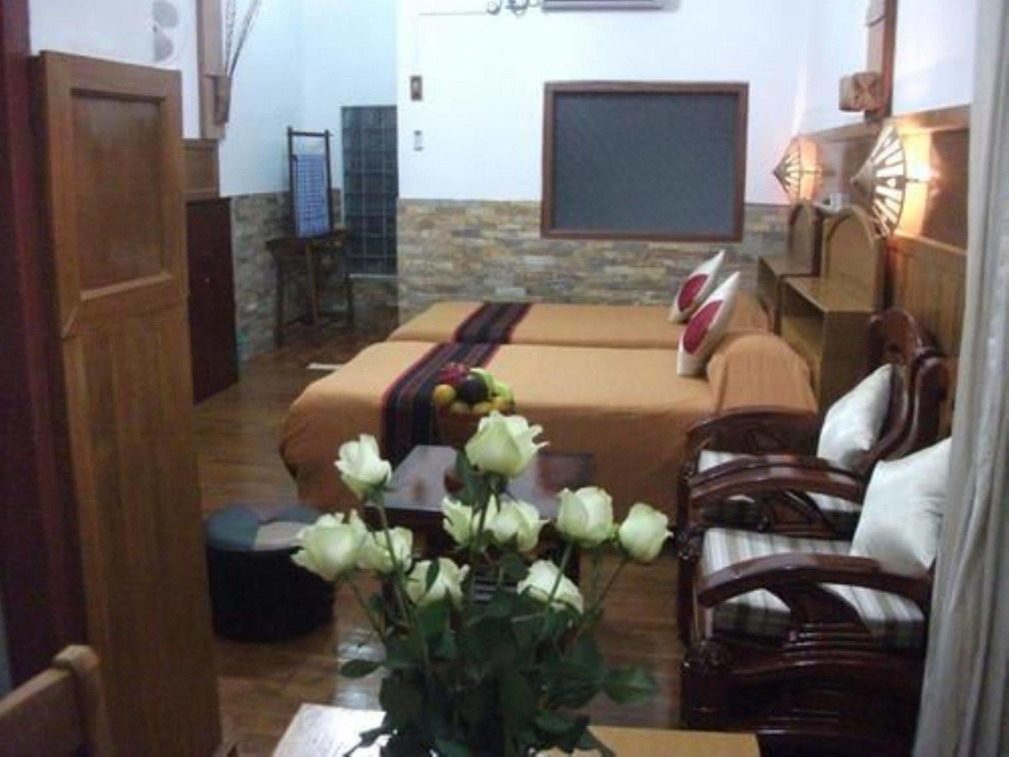 Mingalar Inn Inle Lake Bagian luar foto