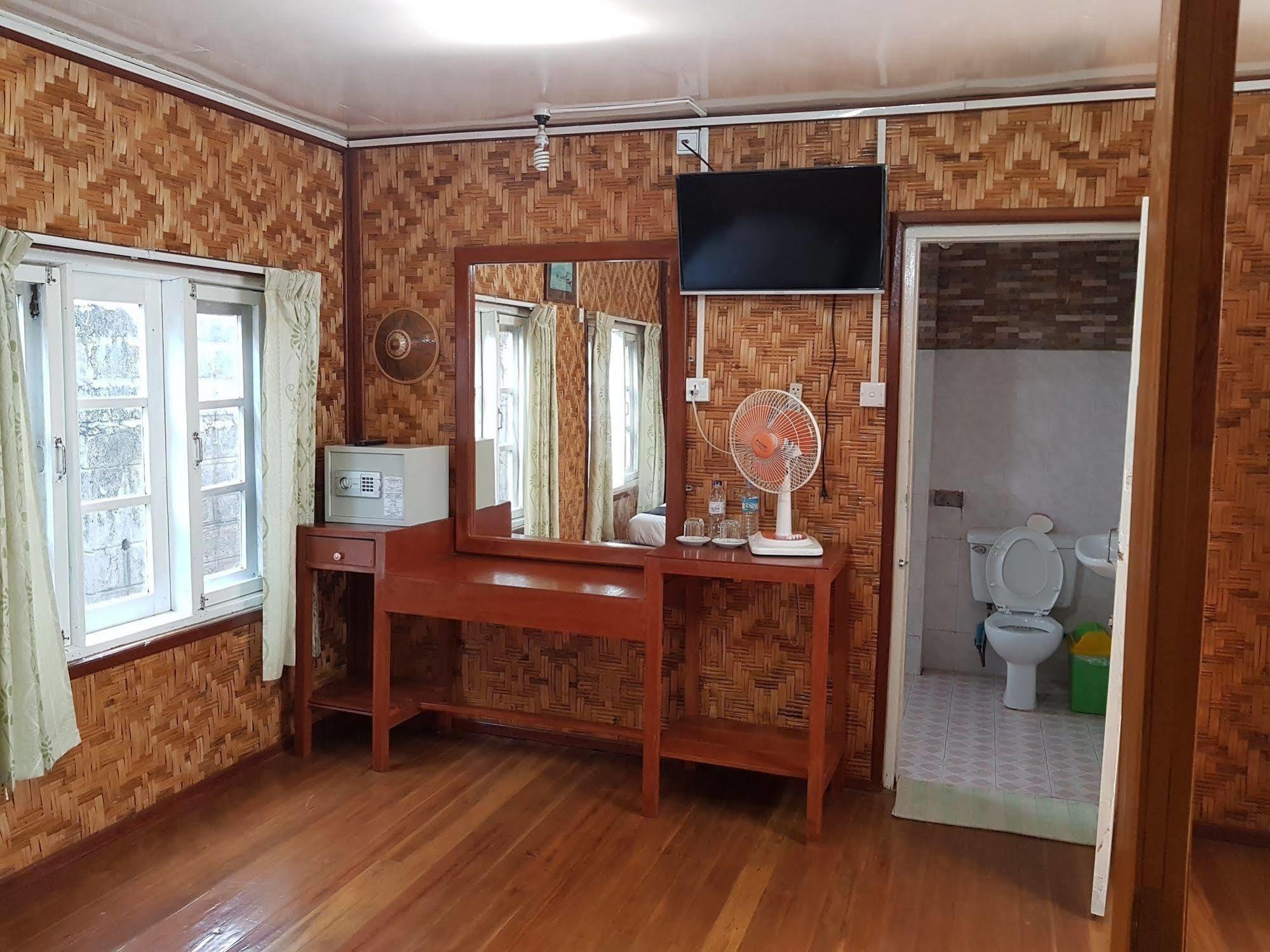 Mingalar Inn Inle Lake Bagian luar foto