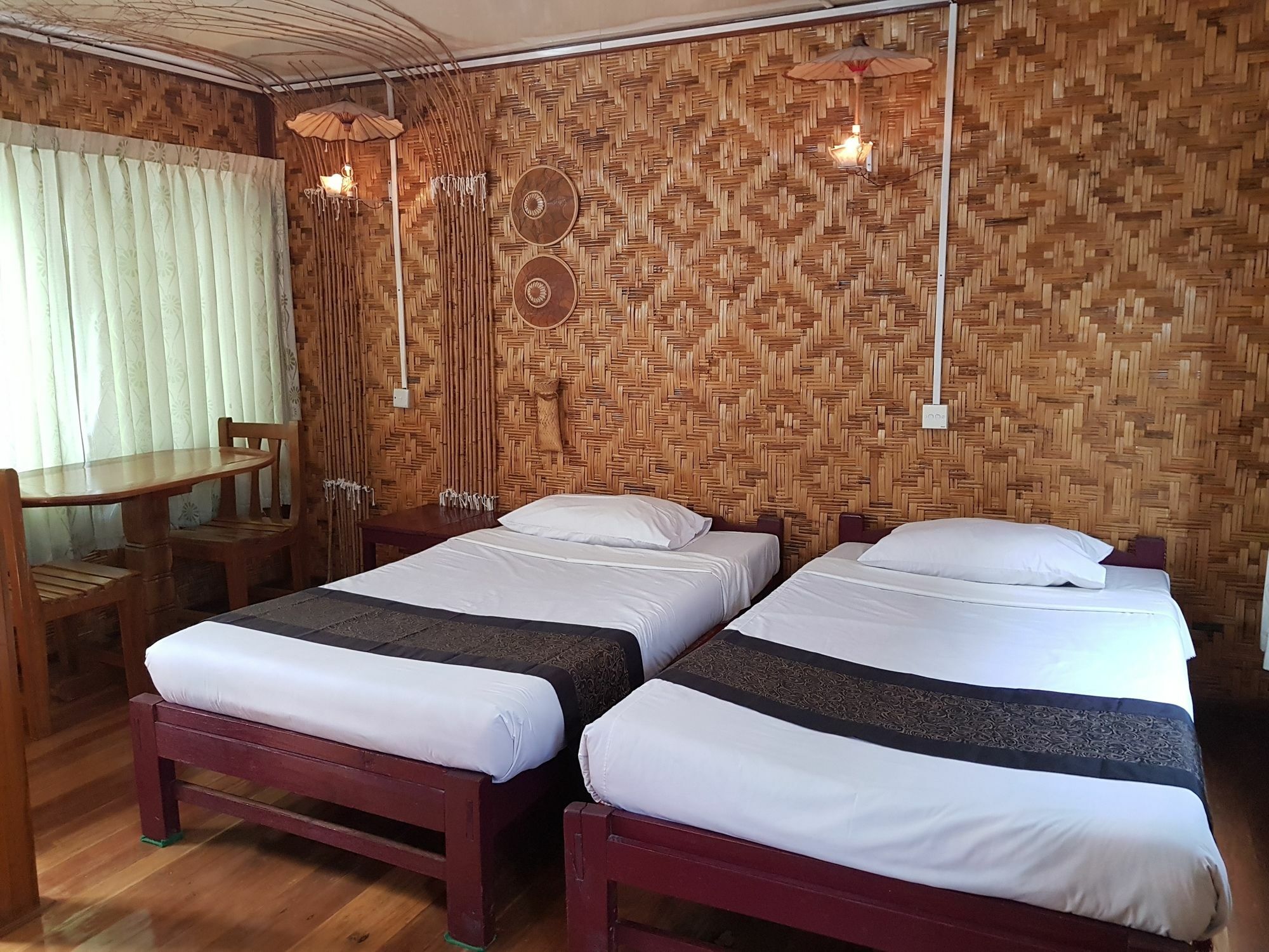 Mingalar Inn Inle Lake Bagian luar foto